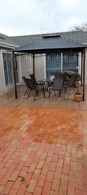 To Let 3 Bedroom Property for Rent in Sunningdale Western Cape